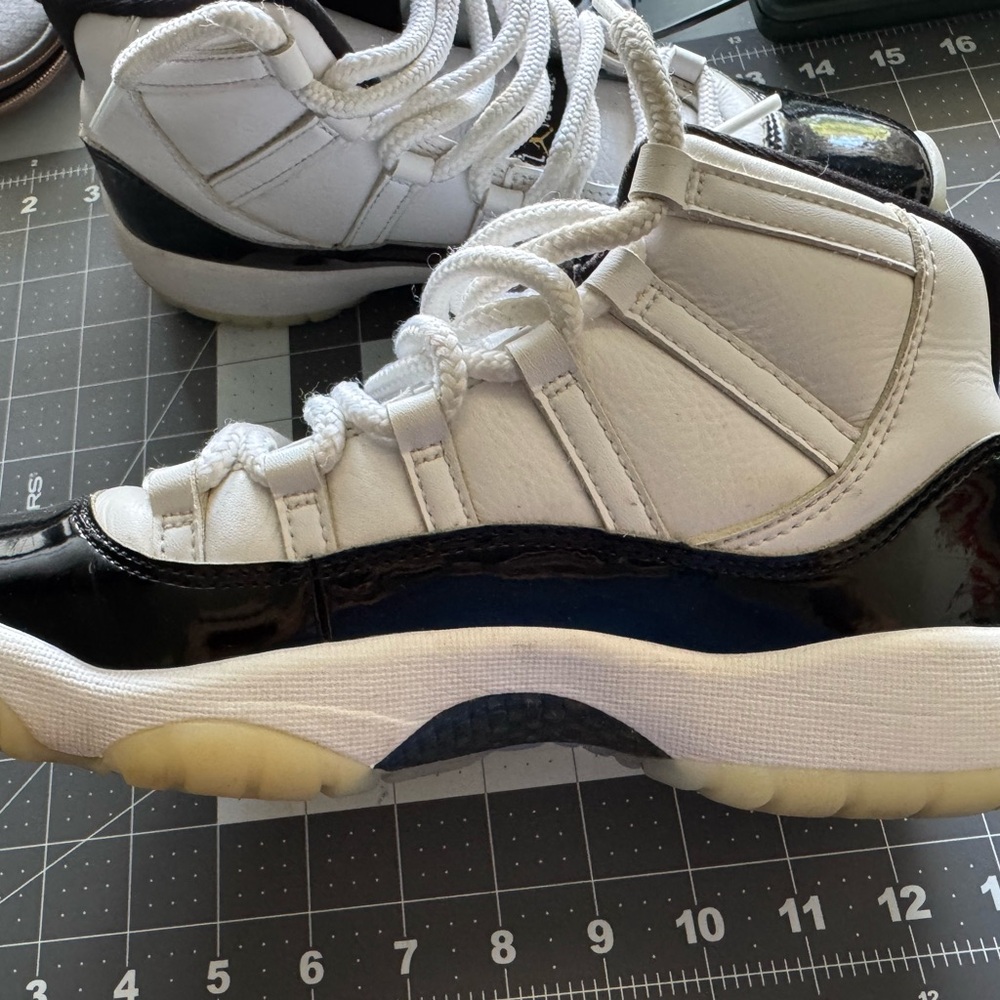 Nike Jordan 11 concord shoes youth 6.5 - Picture 2 of 8